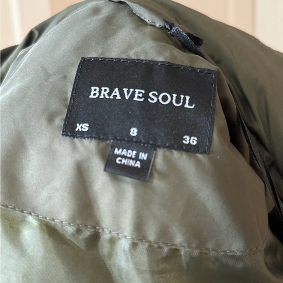 NWT Brave Soul Olive Puffer Vest XS – Oversized Fit, High Neck, Sold Out Online - Picture 5 of 6